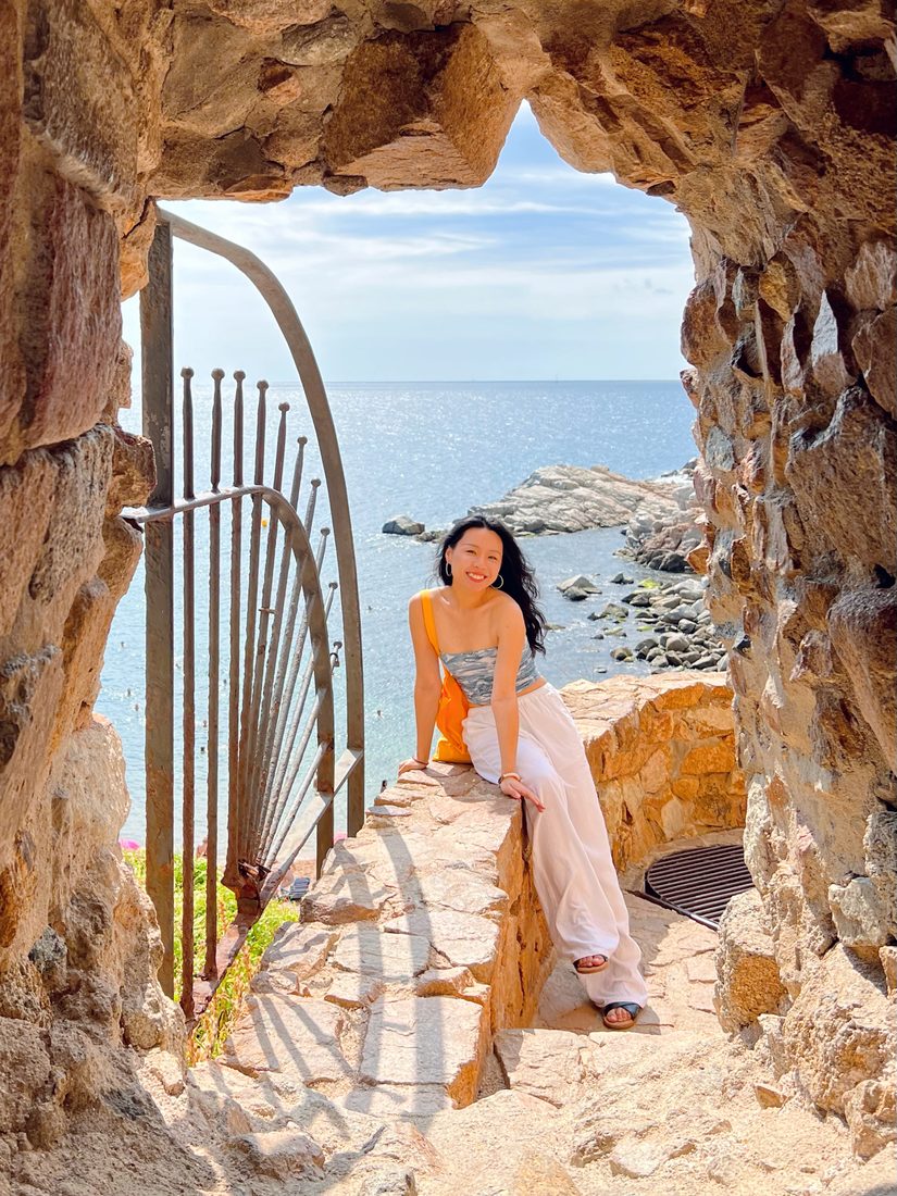 A doorway to the sea